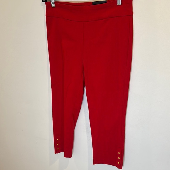 Roz & Ali Red Women's Crop Pants - Picture 1 of 3
